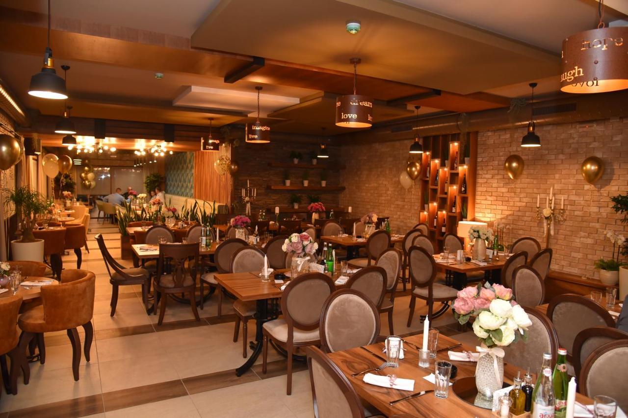 Mv Monogram Hotel Indija ภายนอก รูปภาพ