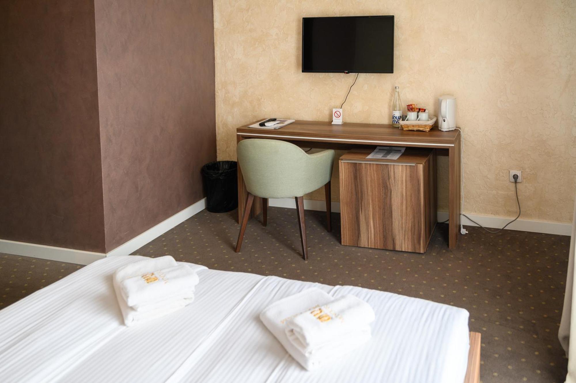 Mv Monogram Hotel Indija ภายนอก รูปภาพ