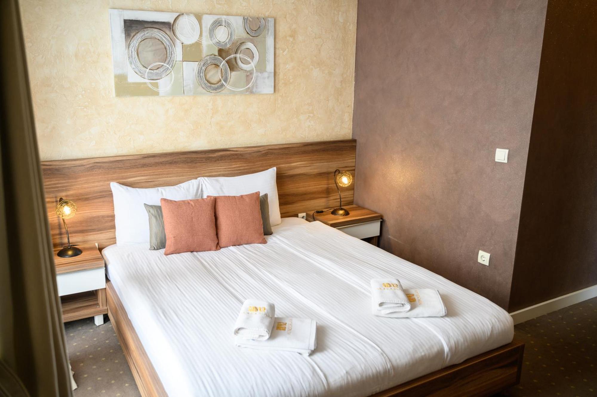 Mv Monogram Hotel Indija ภายนอก รูปภาพ