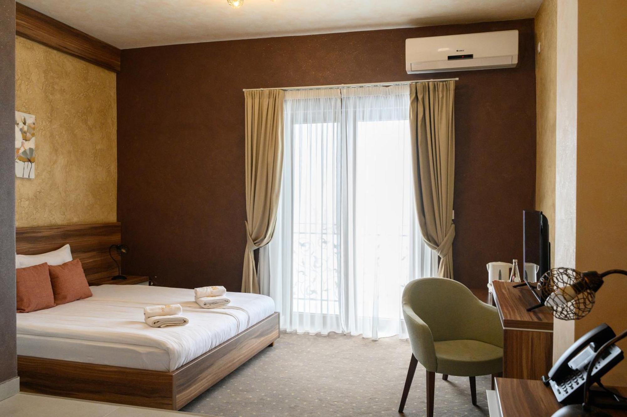Mv Monogram Hotel Indija ภายนอก รูปภาพ