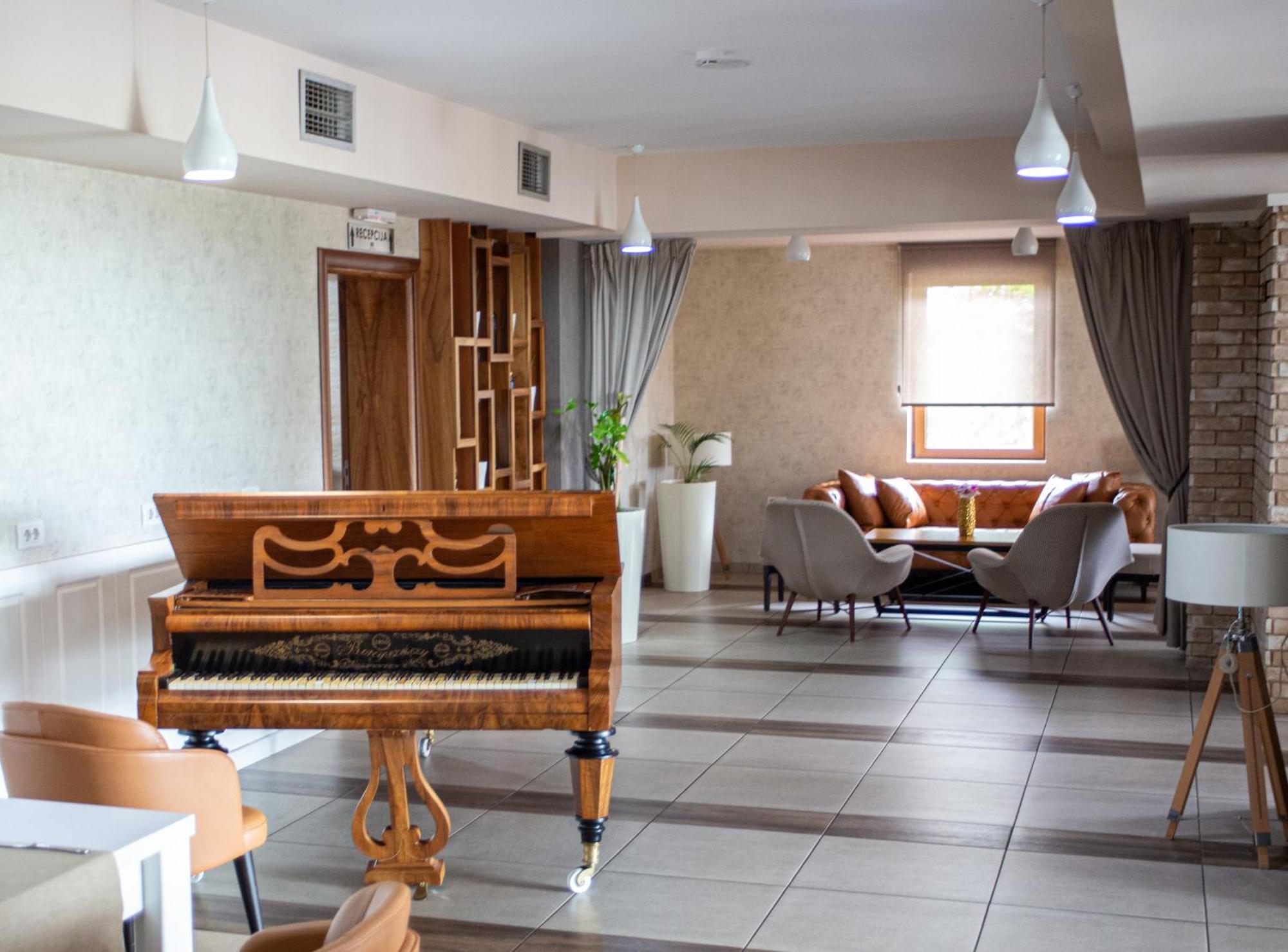 Mv Monogram Hotel Indija ภายนอก รูปภาพ