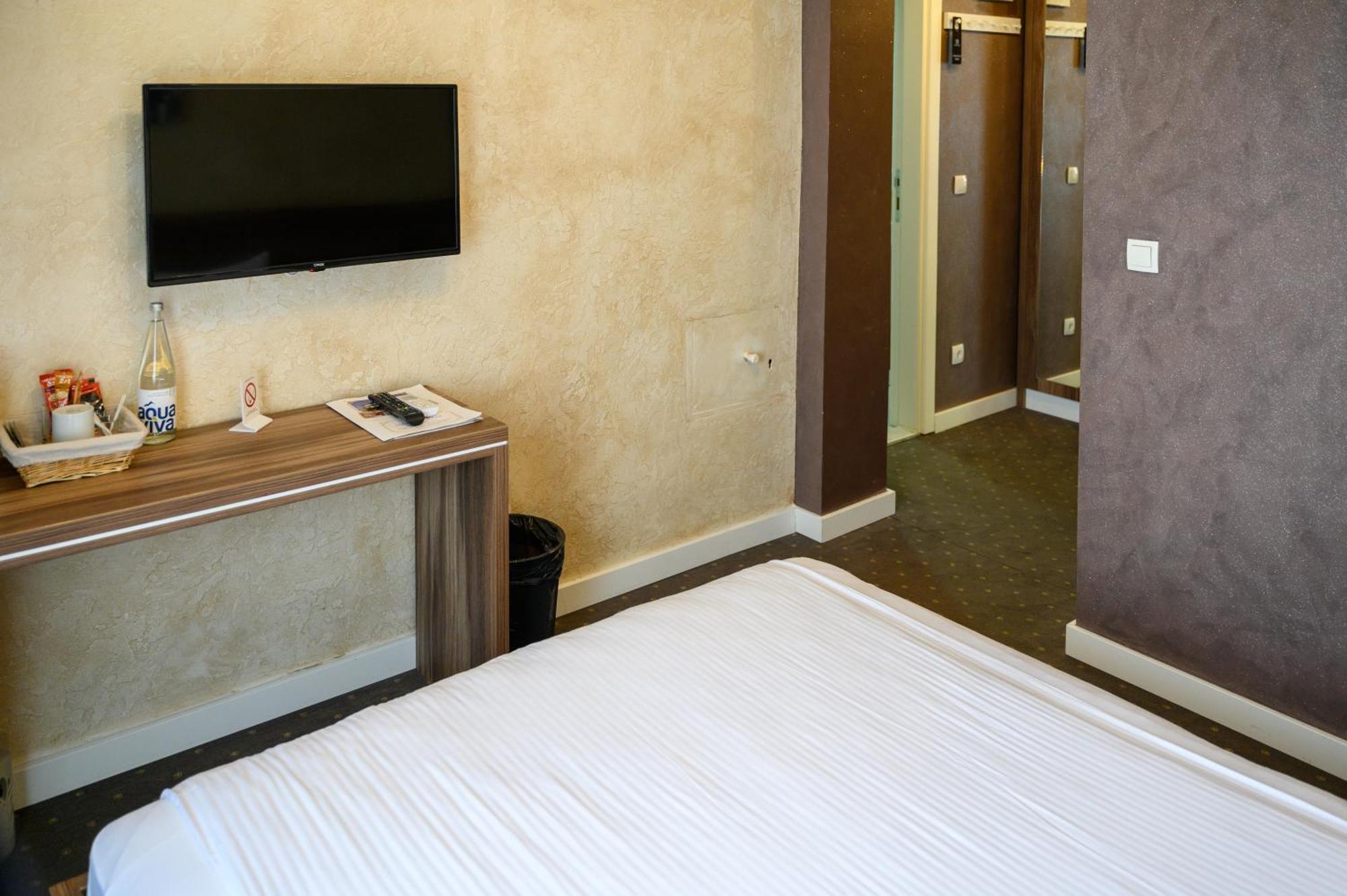 Mv Monogram Hotel Indija ภายนอก รูปภาพ