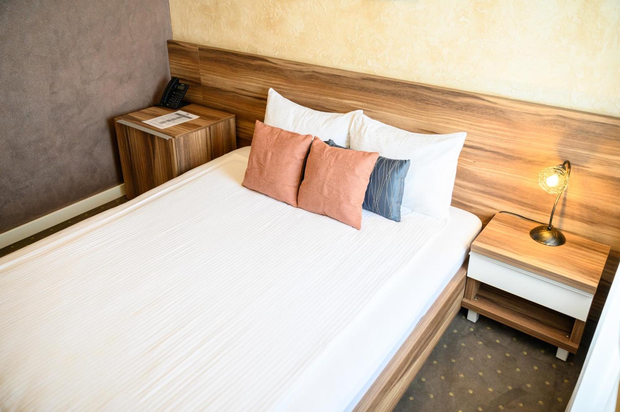 Mv Monogram Hotel Indija ภายนอก รูปภาพ